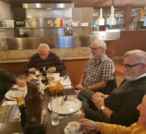 Bild: Le Mutzenstamm - Buchsistamm