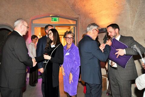 und alle gratulieren