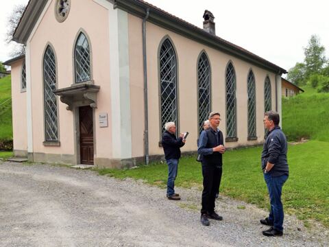 Nach der Arbeit: Nauti, Leder, Spagat, Balu